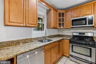 1914 Manton St, Philadelphia, PA 19146 - Photo 4