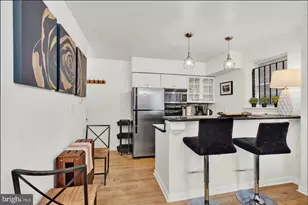 1802 Carpenter St, Philadelphia, PA 19146 - Photo 2