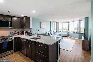 2001 Hamilton St, Philadelphia, PA 19130 - Photo 2