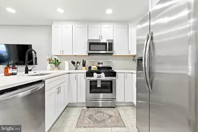 414 Fitzwater Street, Philadelphia, PA 19147 - Photo 6