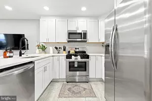 414 Fitzwater St, Philadelphia, PA 19147 - Photo 6