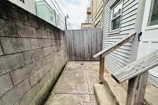 2438 S Philip St, Philadelphia, PA 19148 - Photo 10