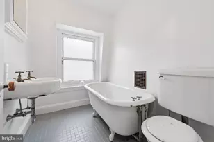 2218 Locust St, Philadelphia, PA 19103 - Photo 34