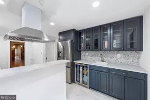 2218 Locust St, Philadelphia, PA 19103 - Photo 22