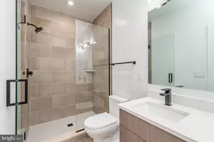 1325 Buttonwood St, Philadelphia, PA 19123 - Photo 12