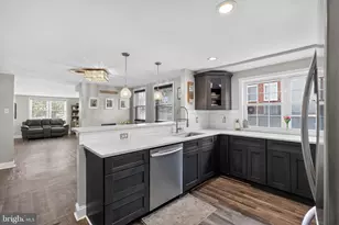 8619 Ferndale St, Philadelphia, PA 19115 - Photo 12