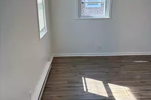 1031 Fanshawe St, Philadelphia, PA 19111 - Photo 2