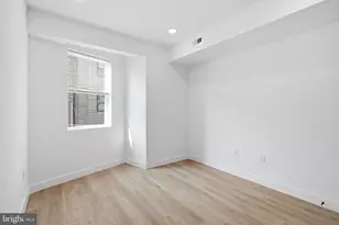 1027 W Arizona St, Philadelphia, PA 19133 - Photo 16