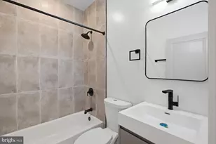 1027 W Arizona St, Philadelphia, PA 19133 - Photo 14