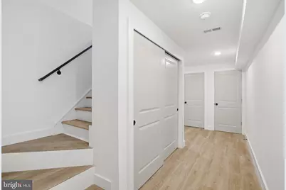 1027 W Arizona Street, Philadelphia, PA 19133 - Photo 8