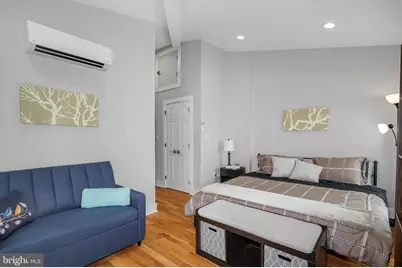 2049 E Hagert Street #UPPER, Philadelphia, PA 19125 - Photo 16