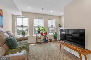 1739 S 5th St, Philadelphia, PA 19148 - Photo 4