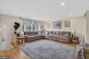 10222 Woburn Pl, Philadelphia, PA 19114 - Photo 4
