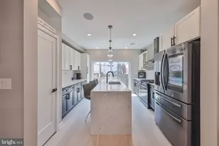 2028 Pemberton St, Philadelphia, PA 19146 - Photo 16