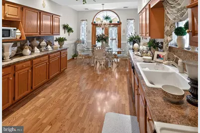 2441 S 13th Street, Philadelphia, PA 19148 - Photo 14