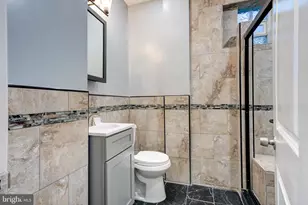 2010 S Chadwick St, Philadelphia, PA 19145 - Photo 8