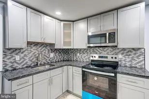 2010 S Chadwick St, Philadelphia, PA 19145 - Photo 4
