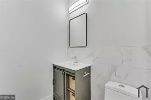 1229 W Hilton St, Philadelphia, PA 19140 - Photo 14