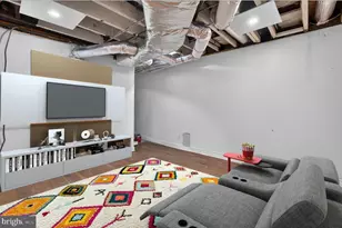 5637 N Warnock St, Philadelphia, PA 19141 - Photo 30