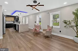 1542 Haines St, Philadelphia, PA 19126 - Photo 6