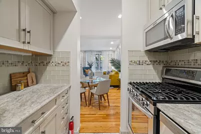 2308 Spruce Street #2310B, Philadelphia, PA 19103 - Photo 8