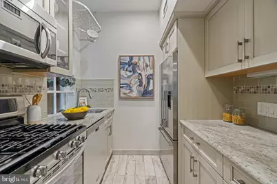 2308 Spruce Street #2310B, Philadelphia, PA 19103 - Photo 6