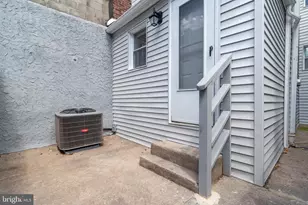 1602 S LeCount St, Philadelphia, PA 19145 - Photo 24