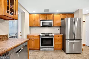108 Kenilworth St, Philadelphia, PA 19147 - Photo 8