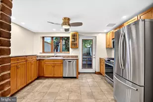 108 Kenilworth St, Philadelphia, PA 19147 - Photo 6