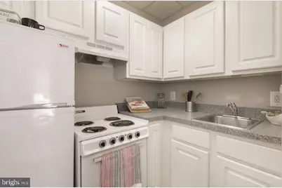 201 S 13th Street #401, Philadelphia, PA 19107 - Photo 2