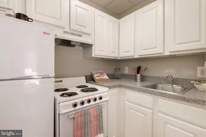 201 S 13th Street #508, Philadelphia, PA 19107 - Photo 6