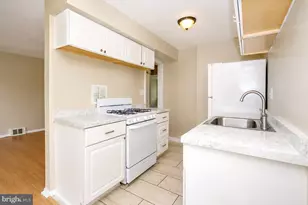 3432 Ashfield Ln, Philadelphia, PA 19114 - Photo 2