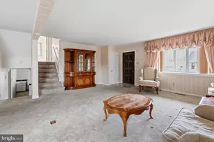 8027 Narvon St, Philadelphia, PA 19136 - Photo 4