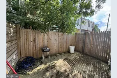 1038 W Monmouth Street, Philadelphia, PA 19133 - Photo 12