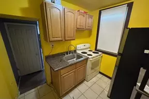 1038 W Monmouth St, Philadelphia, PA 19133 - Photo 6