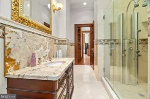 2201 Green St, Philadelphia, PA 19130 - Photo 32