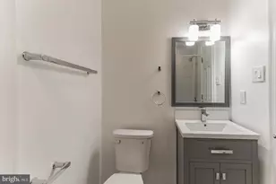 2401 S Alder St, Philadelphia, PA 19148 - Photo 8