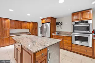2201 Green St, Philadelphia, PA 19130 - Photo 6