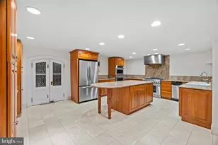 2201 Green St, Philadelphia, PA 19130 - Photo 2