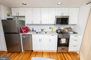 1915 Pemberton St, Philadelphia, PA 19146 - Photo 10