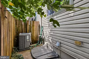 1343 S Bouvier St, Philadelphia, PA 19146 - Photo 14