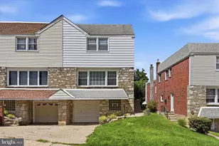 557 Livezey St, Philadelphia, PA 19128 - Photo 2