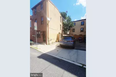 1043 N Leithgow Street, Philadelphia, PA 19123 - Photo 1