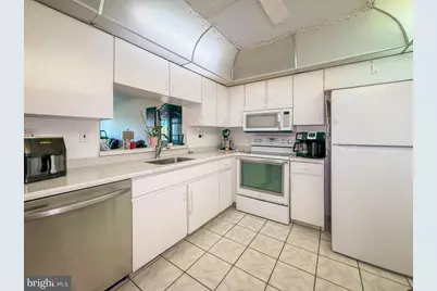 6403 Delaire Landing Road #403, Philadelphia, PA 19114 - Photo 14