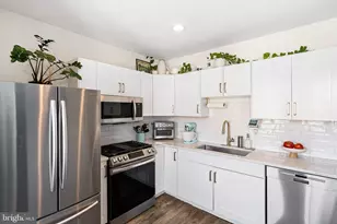 340 Monroe St, Philadelphia, PA 19147 - Photo 16
