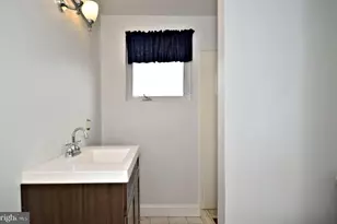 140 Kalos St, Philadelphia, PA 19128 - Photo 12