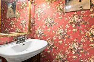 10025 S Canterbury Rd, Philadelphia, PA 19114 - Photo 10