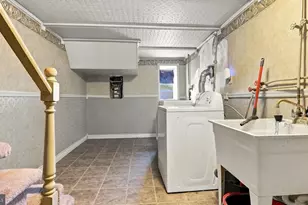 10025 S Canterbury Rd, Philadelphia, PA 19114 - Photo 24