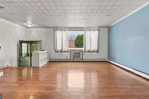 10025 S Canterbury Rd, Philadelphia, PA 19114 - Photo 6