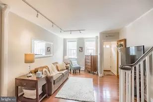 1045 Mercy St, Philadelphia, PA 19148 - Photo 2